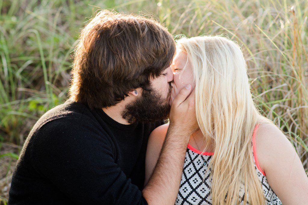 beach engagement pictures